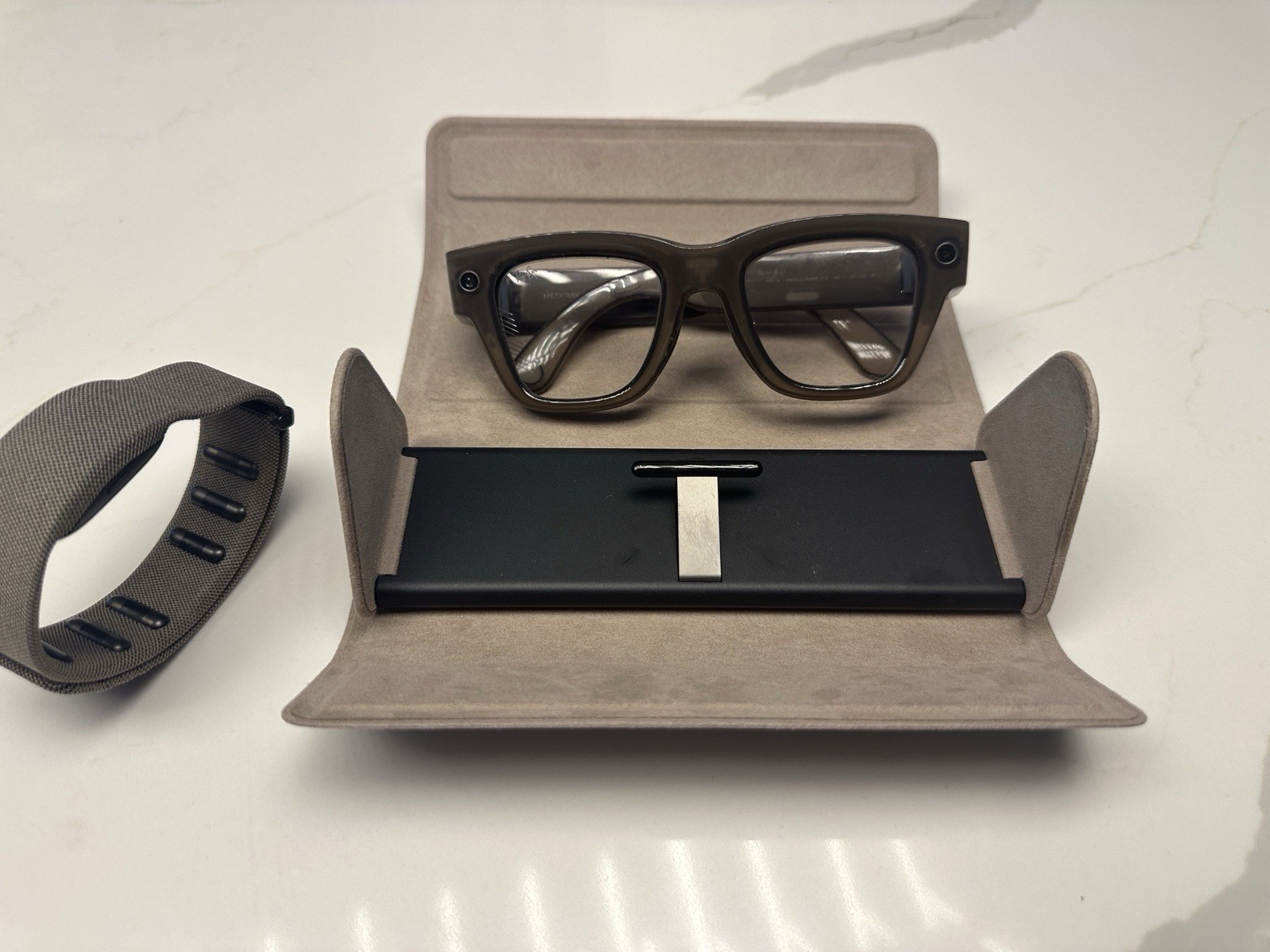 Meta Ray-Ban Display Glasses (Shiny Sand) Standard w/ Size 3 Wrist band