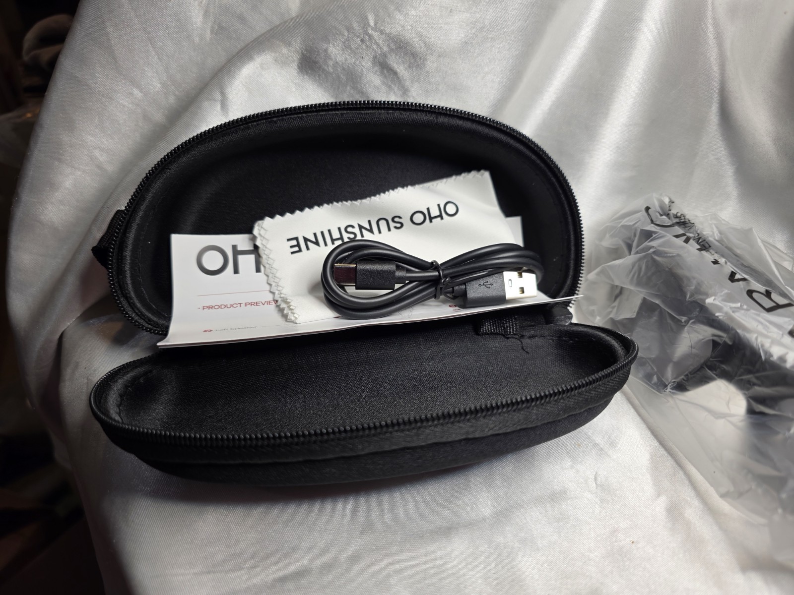 Oho Sunshine Smart Glasses 5.2 Wireless Elite Model w Case & Cloth Black