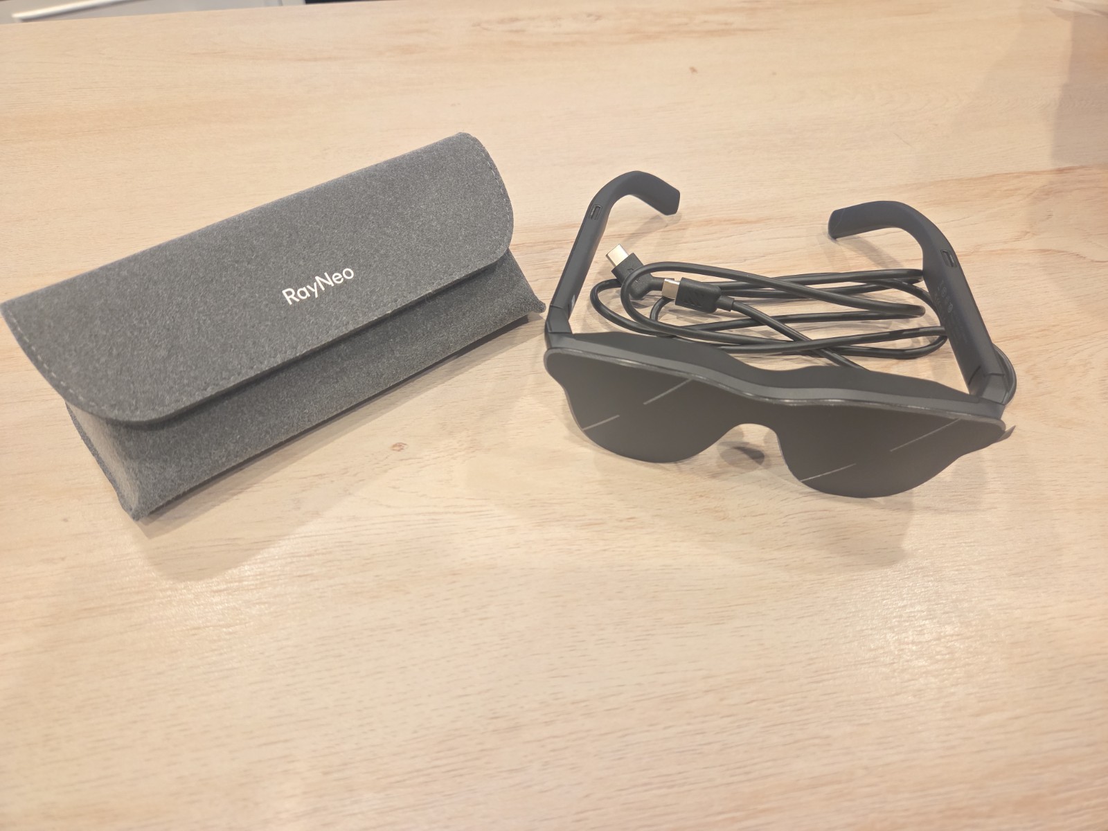 RAYNEO AIR 3s Pro XR AR Smart Glasses w/ USB-C and CASE great shape work Perfect