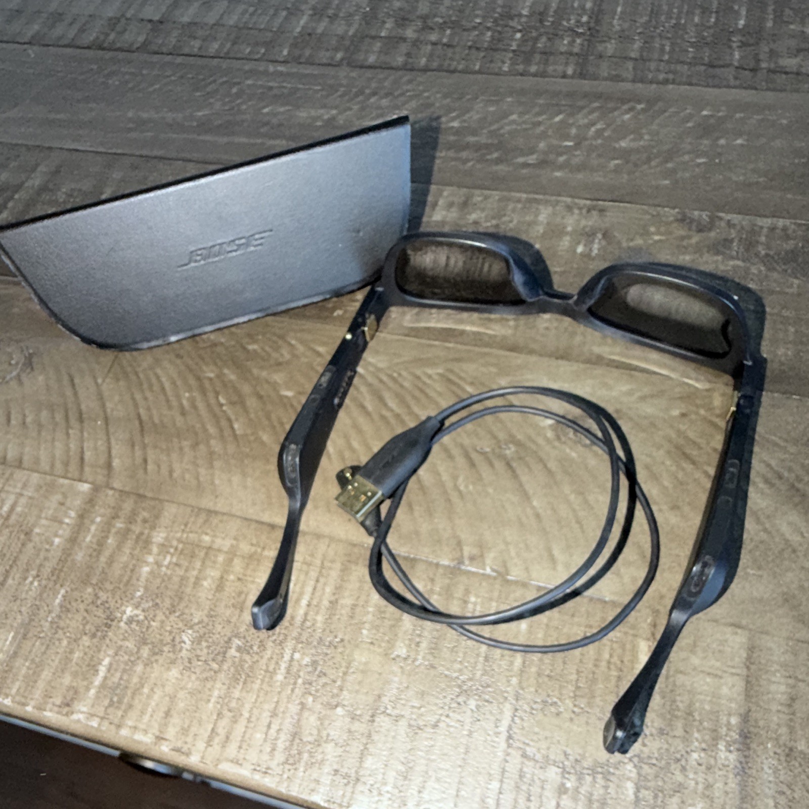 Bose Frames Smart Glasses w/ Bose Case & USB Charging Cable, USB Connectivity