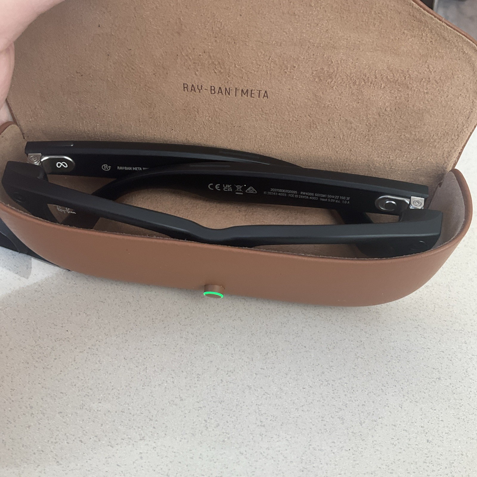 Ray-Ban Meta Wayfarer, Matte Black / Clear to G-15 Green Transition generation 1