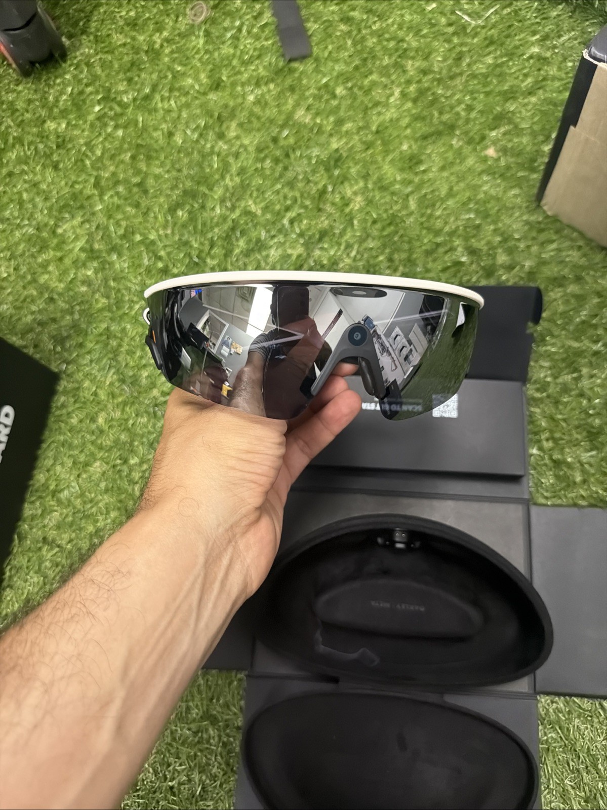 Oakley Meta Vanguard Smart Glasses OW8001 White Prizm Black Bluetooth
