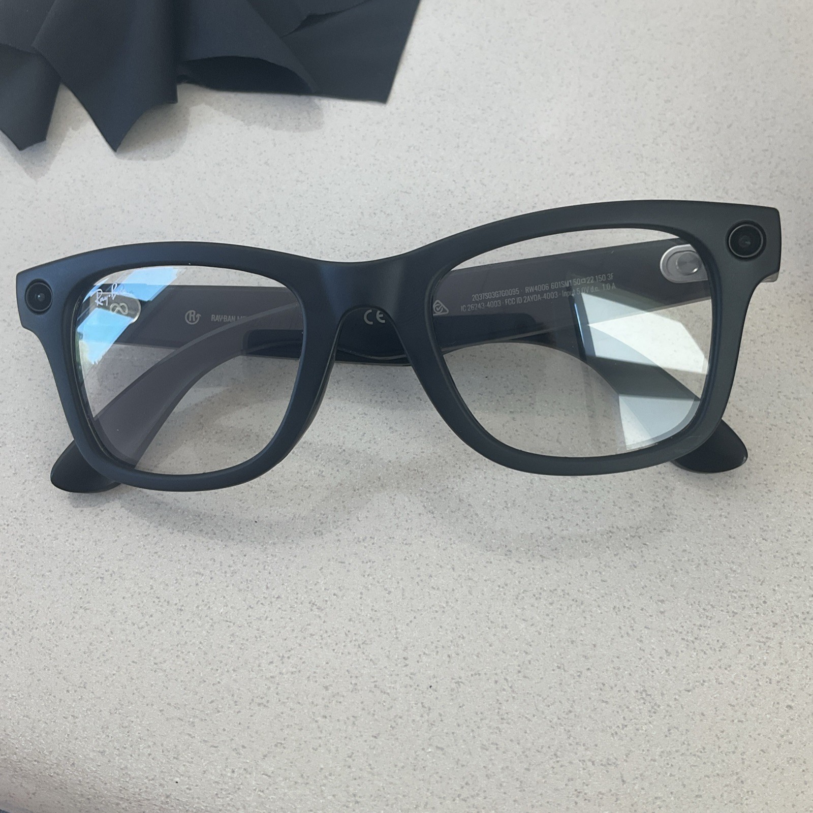 Ray-Ban Meta Wayfarer, Matte Black / Clear to G-15 Green Transition generation 1