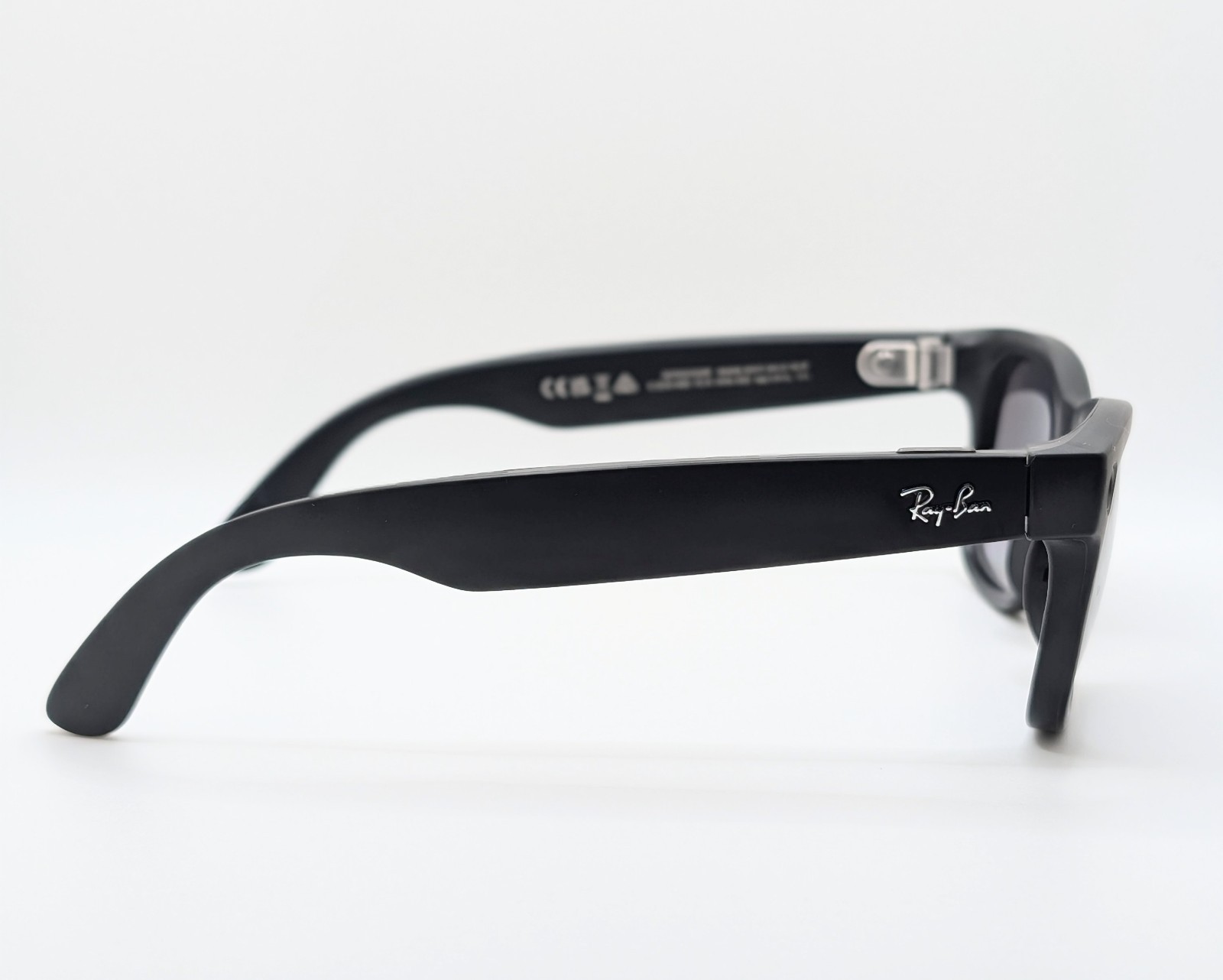 NEW-Meta Ray Ban-Wayfarer Sunglasses-Matte Black-Graphite Polarized – No box