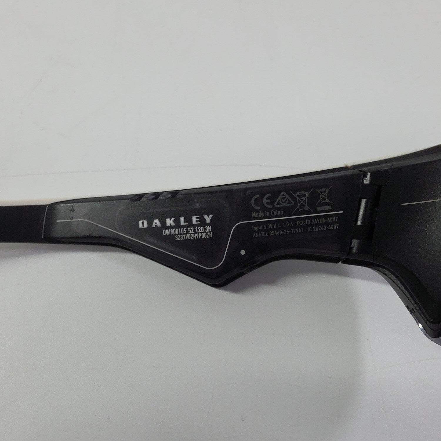 Oakley Meta Vanguard White Prizm OW900105 AI Smart Glasses READ