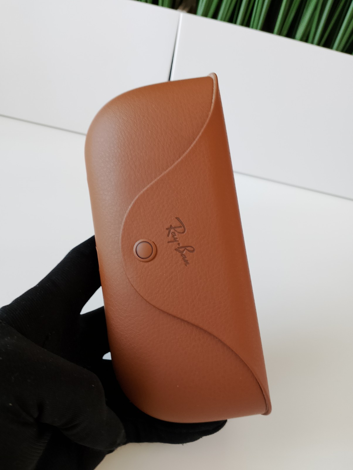 Ray-Ban Meta Wayfarer Charging Case Brown 1AT2414A00 (CASE ONLY)