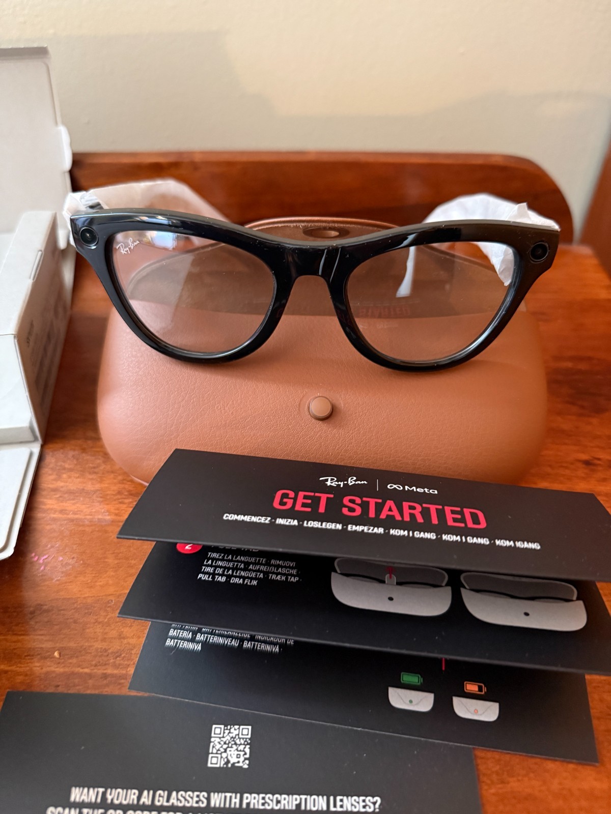 RAY-BAN META SKYLAR RW 4010 SMART GLASSES SHINY BLACK TRANSITIONS CERULEAN BLUE