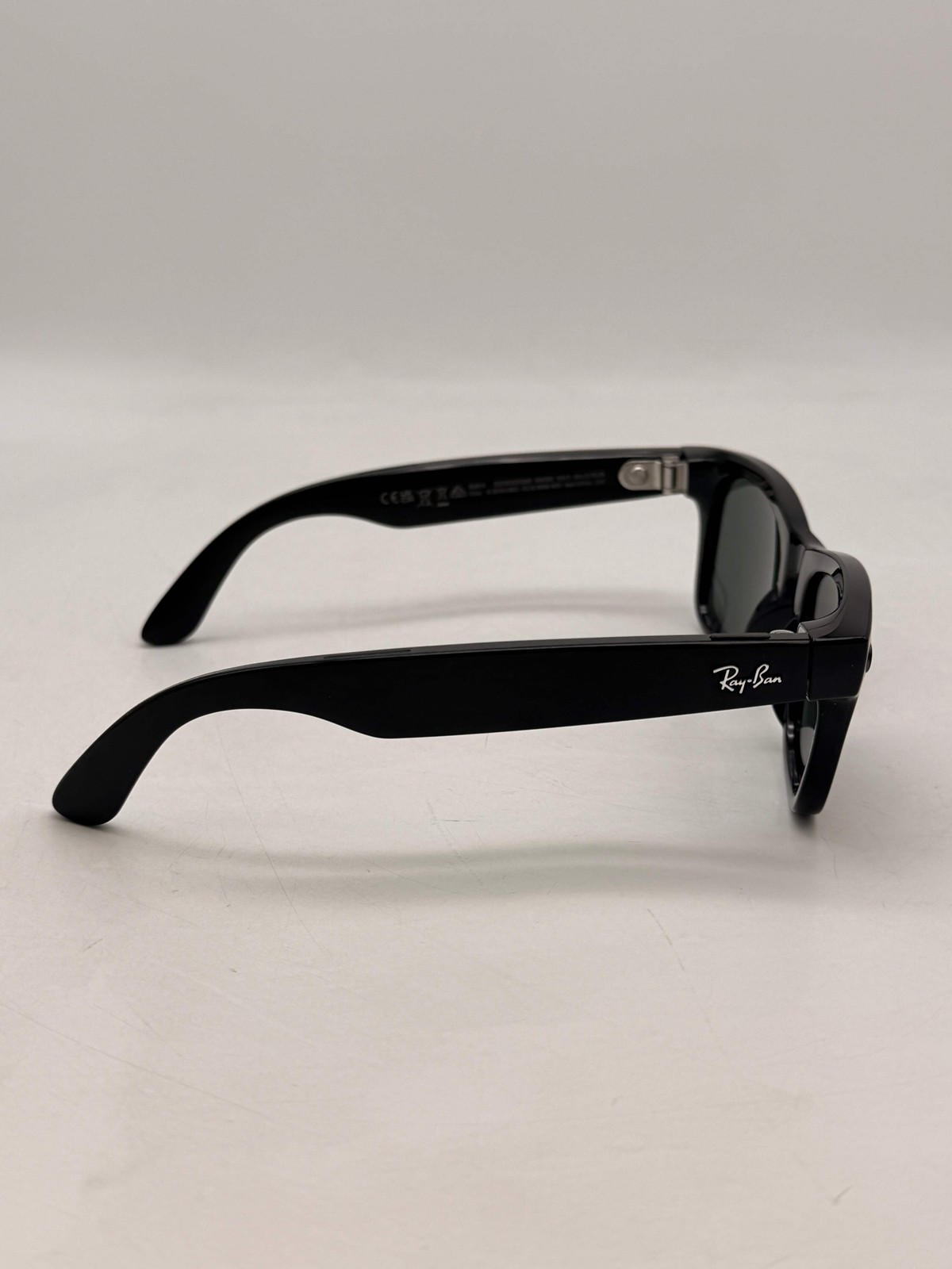 Ray-Ban Meta Wayfarer RW4006 Smart Glasses Shiny Black G-15 Green Lens