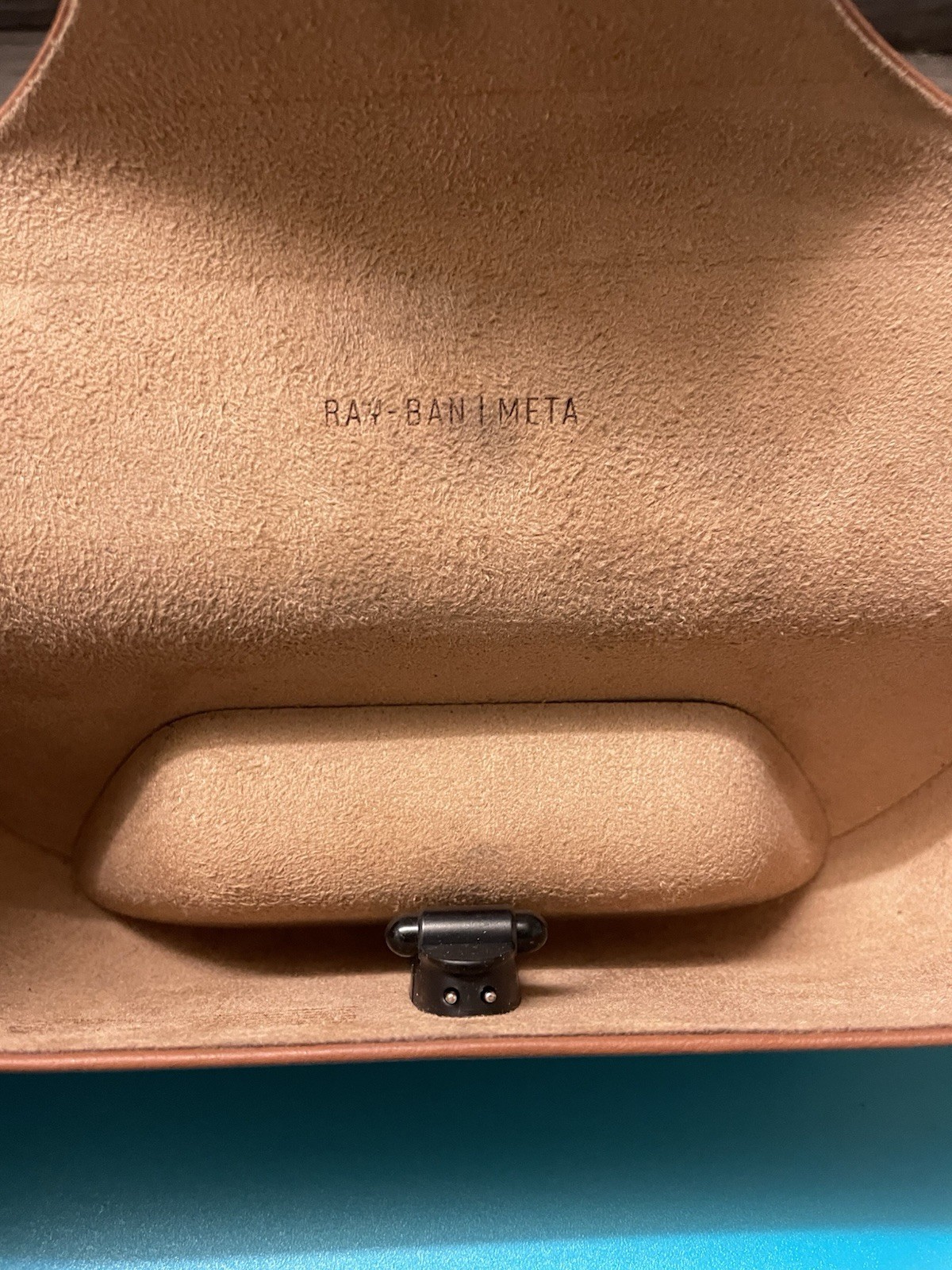 OEM Ray-Ban Meta Case 1AT2414A00 Wayfarer CHARGING CASE ONLY