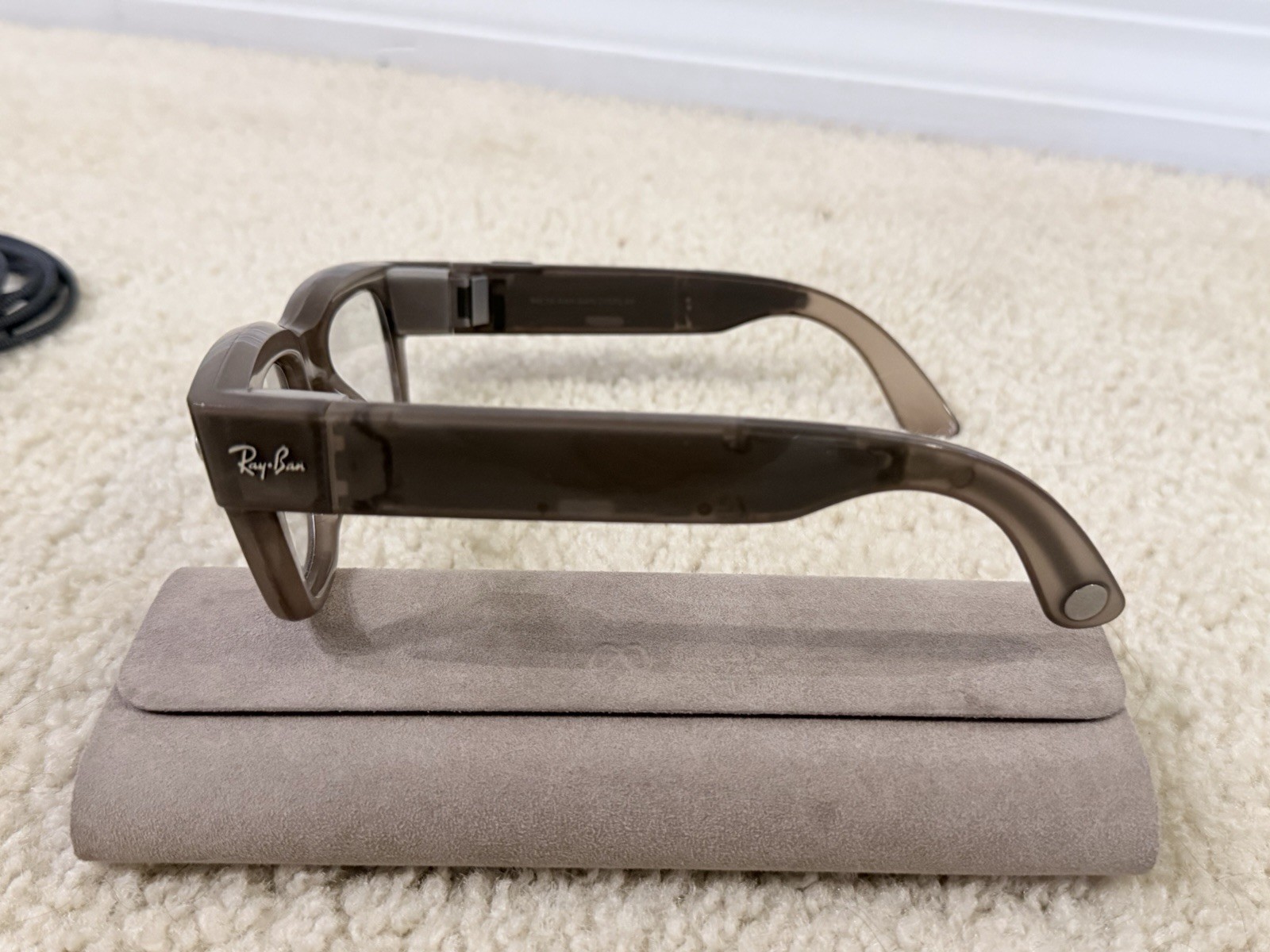 Meta Ray-Ban Display AI Glasses Sand/Clear to Grey Transition/Standard [Size:2]