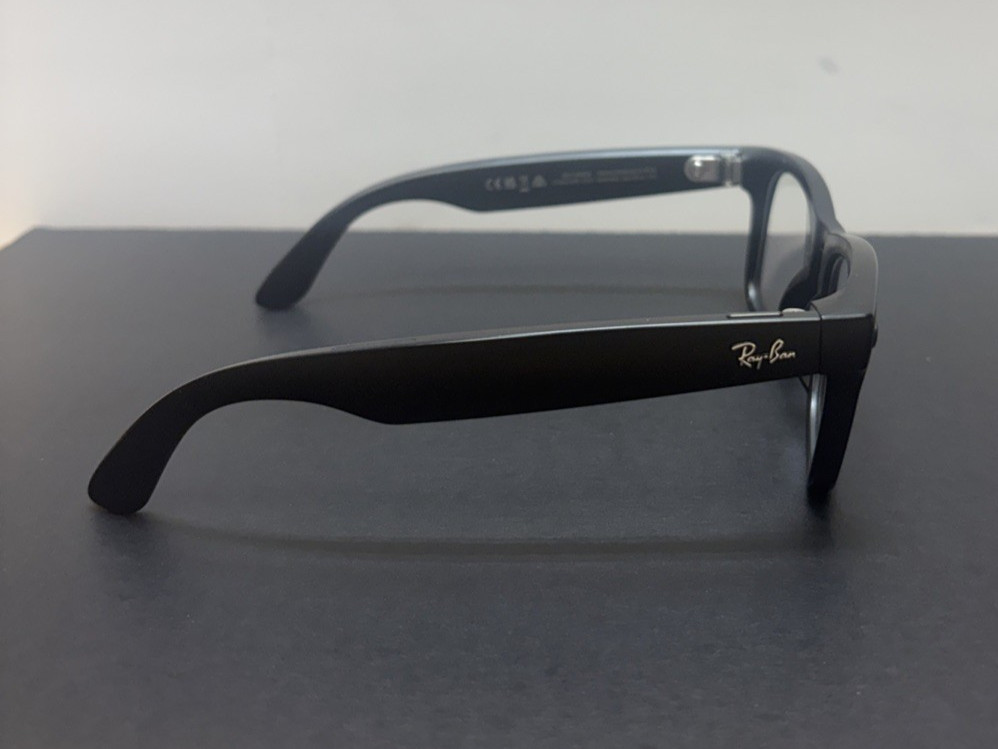 Ray-Ban Meta Wayfarer Smart Glasses Matte Black RW4008 601S1M 53 22 155 3F