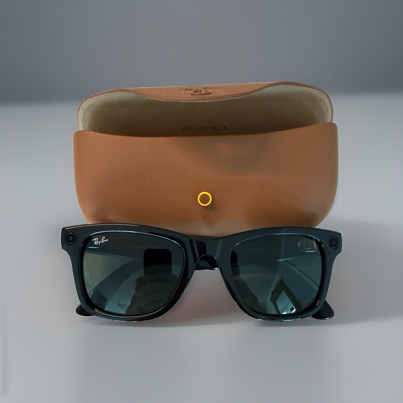 Ray-Ban Meta Wayfarer (Gen 2) Smart Glasses – Shiny Black – Charging Case