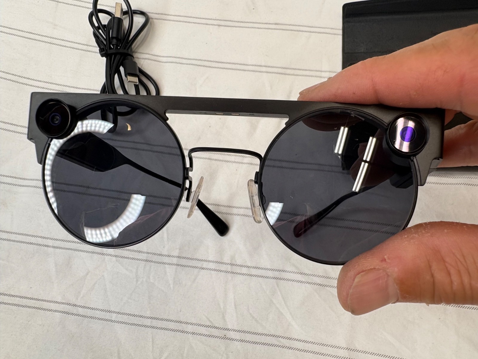Snap Spectacles 3 Carbon Snapchat Sunglasses with Charging Case, Free shipping.