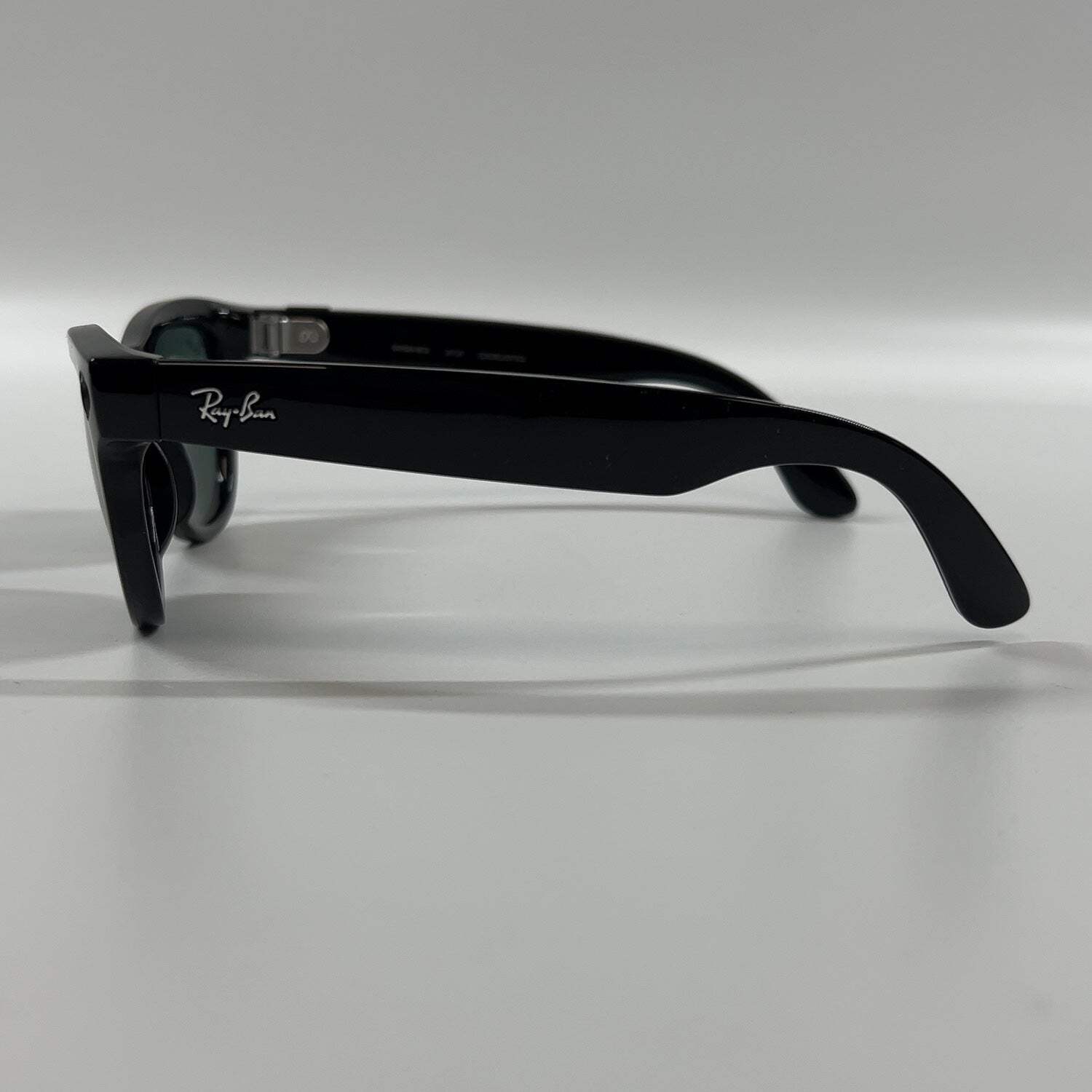 New Ray Ban Meta Skyler Smart Glasses RW4010