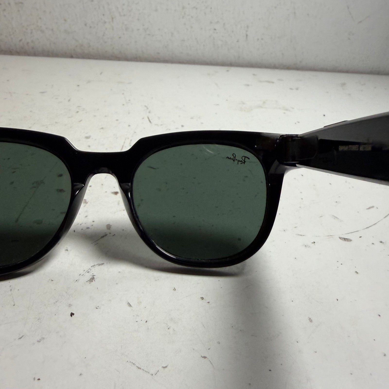 Ray-Ban Stories Meteor RW4005 Black Meta Smart Glasses with Charging Case