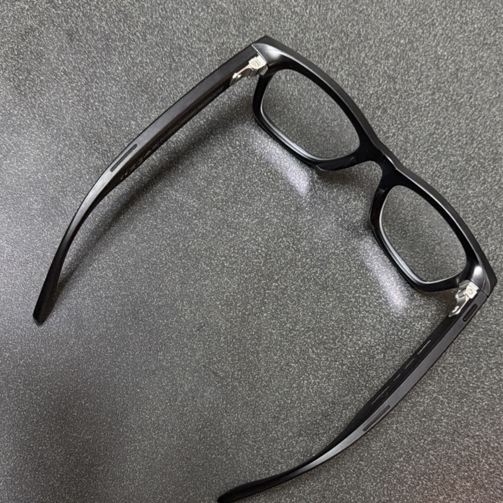 Ray-Ban Black Smart Glasses with Brown Case