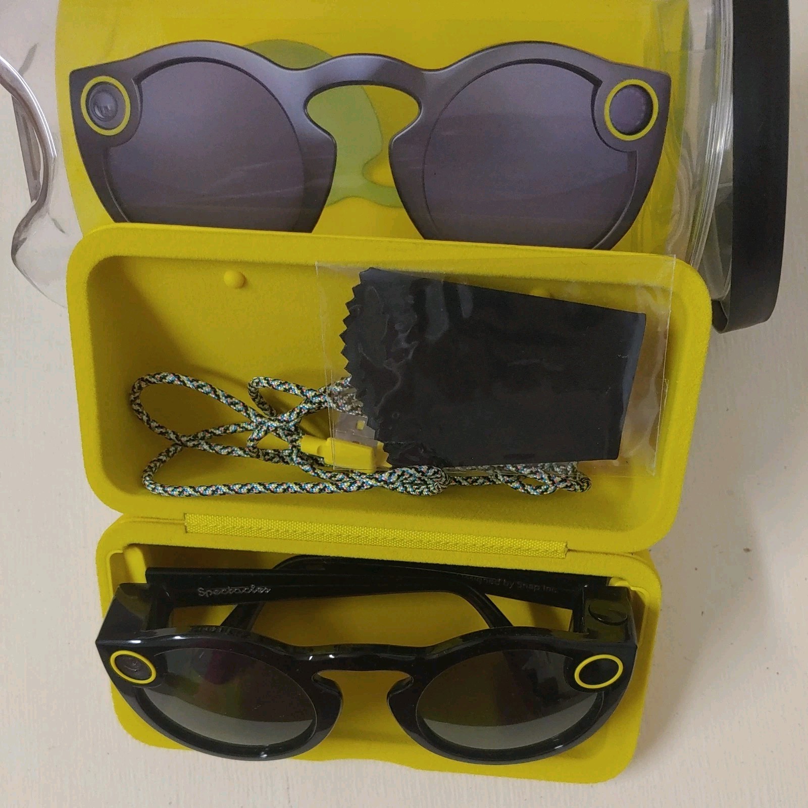 Original Snapchat Black onyx Spectacles With Case And Charging Cord