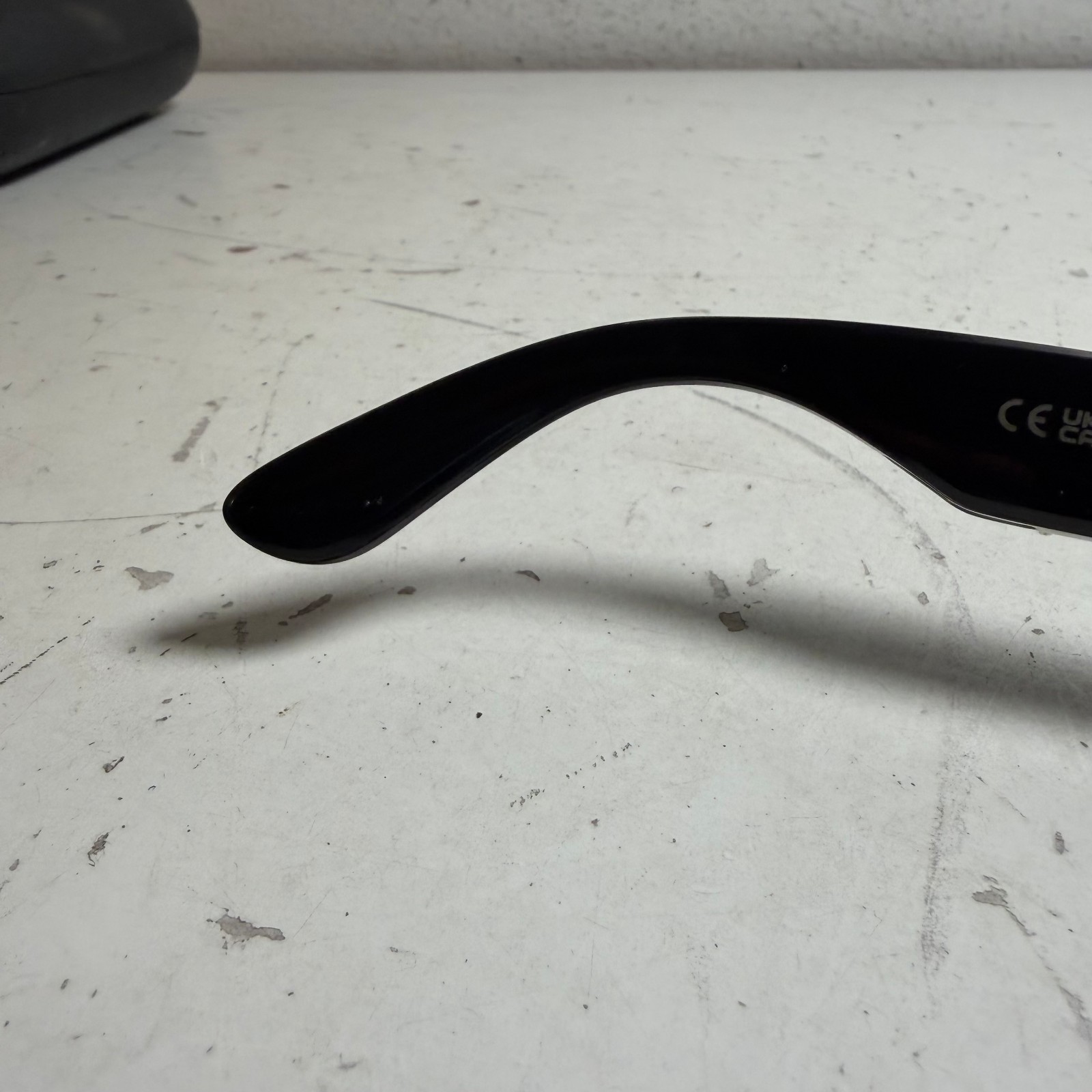 Ray-Ban Stories Meteor RW4005 Black Meta Smart Glasses with Charging Case