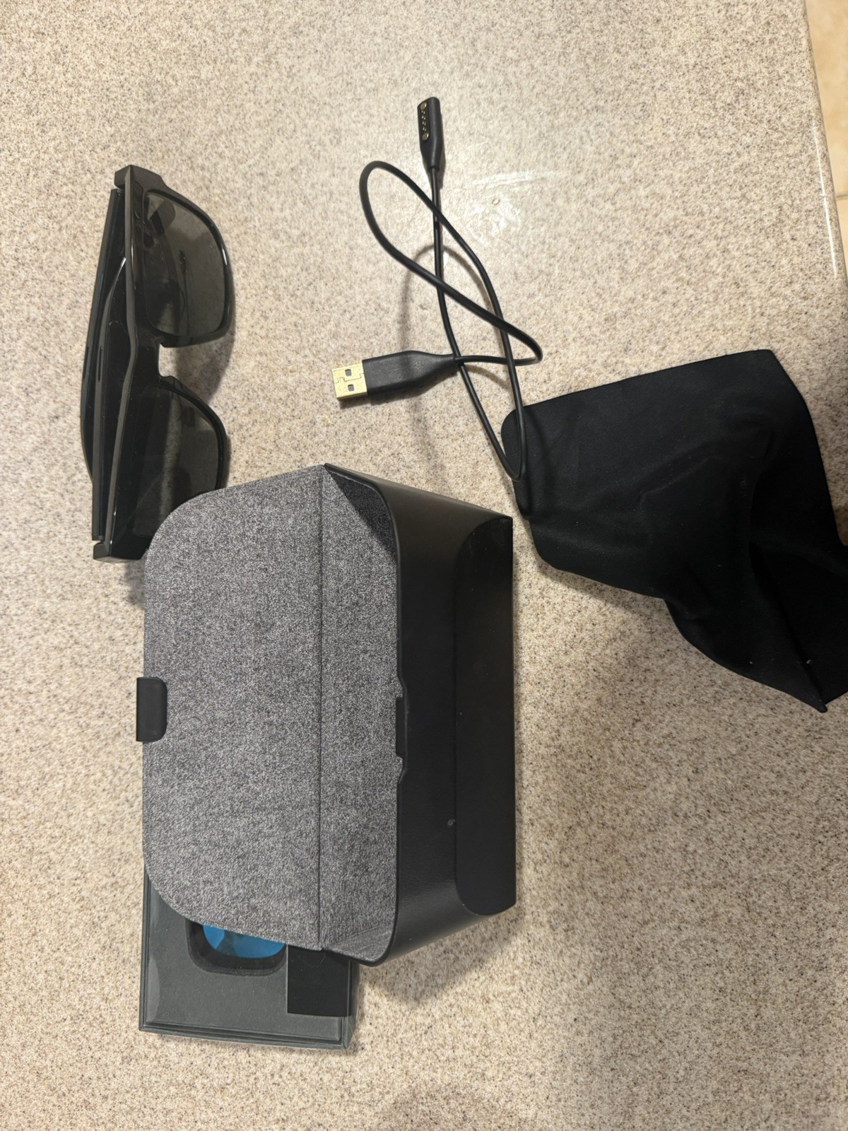 Bose Tenor Frames Bluetooth Audio Microphone Sunglasses black and blue lenses