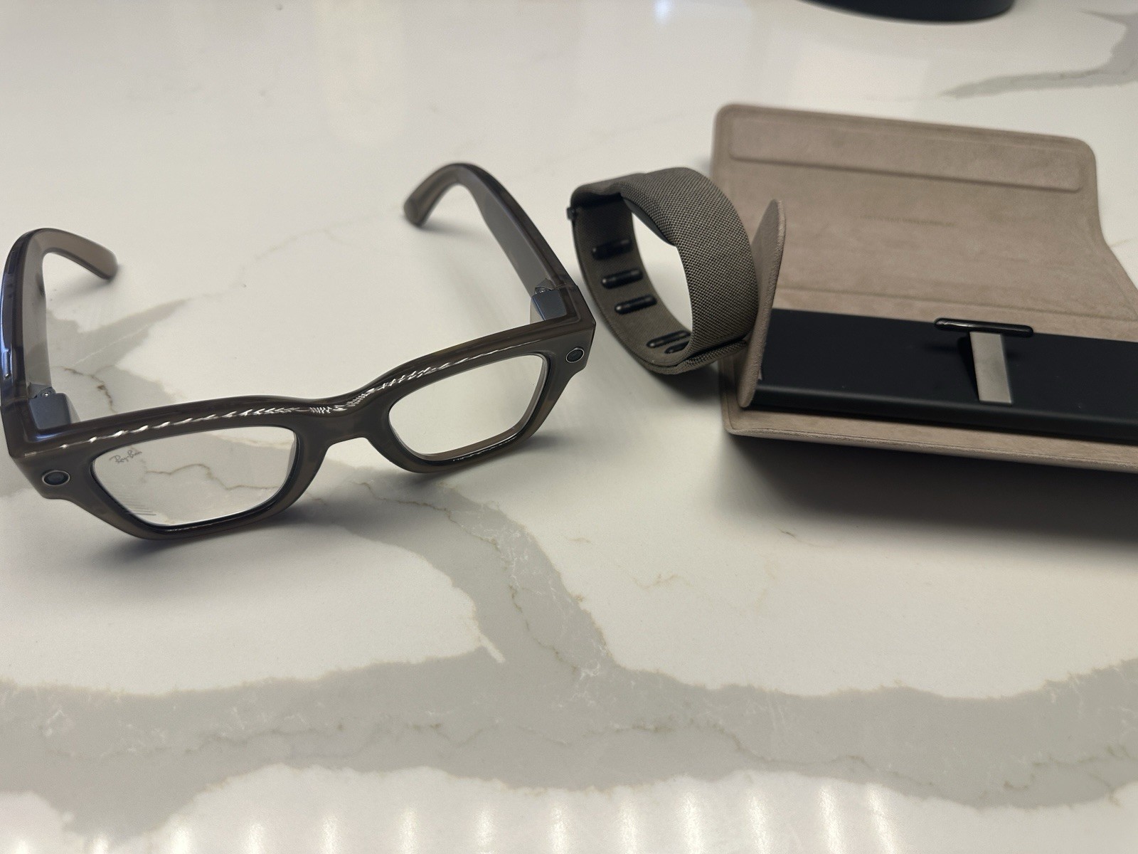 Meta Ray-Ban Display Glasses (Shiny Sand) Standard w/ Size 3 Wrist band