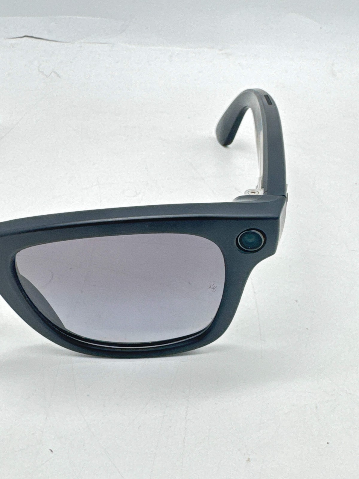 Ray-Ban Meta Wayfarer RW4006 Matte Black Polarized Smart Glasses Used