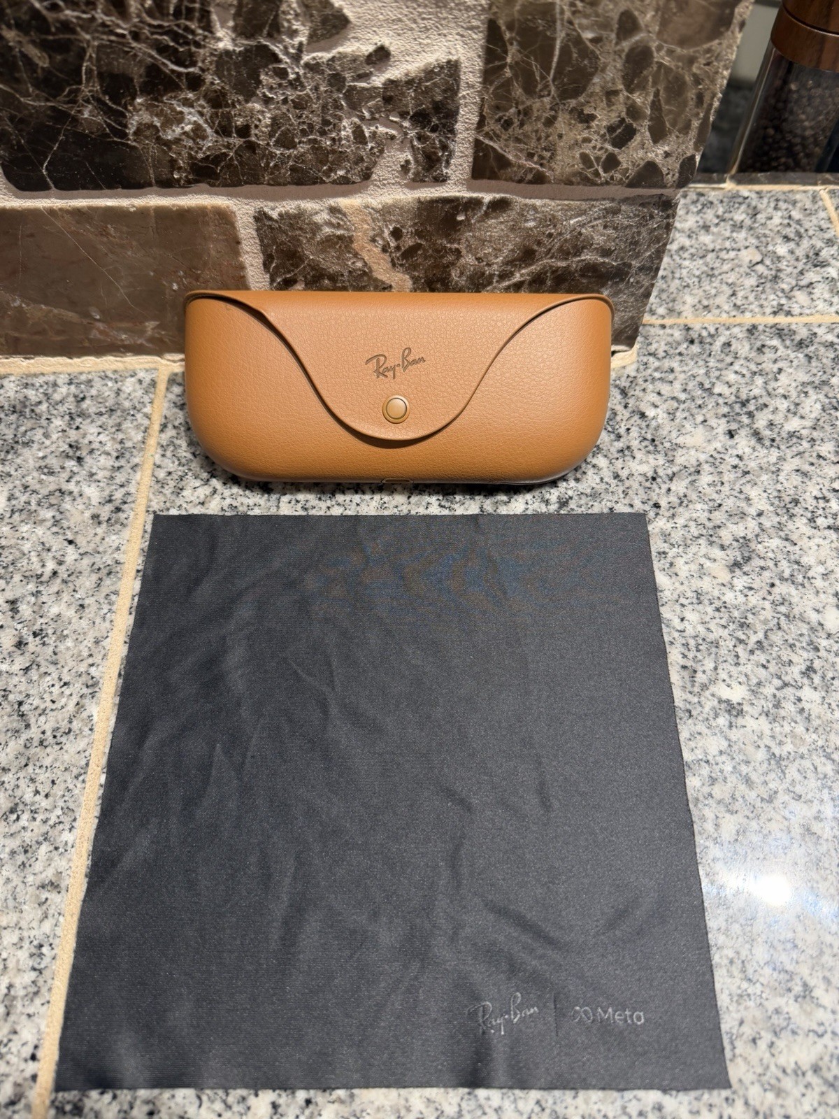 Authentic Meta Ray Ban Wayfarer Gen1 Charging case and cleaning cloth
