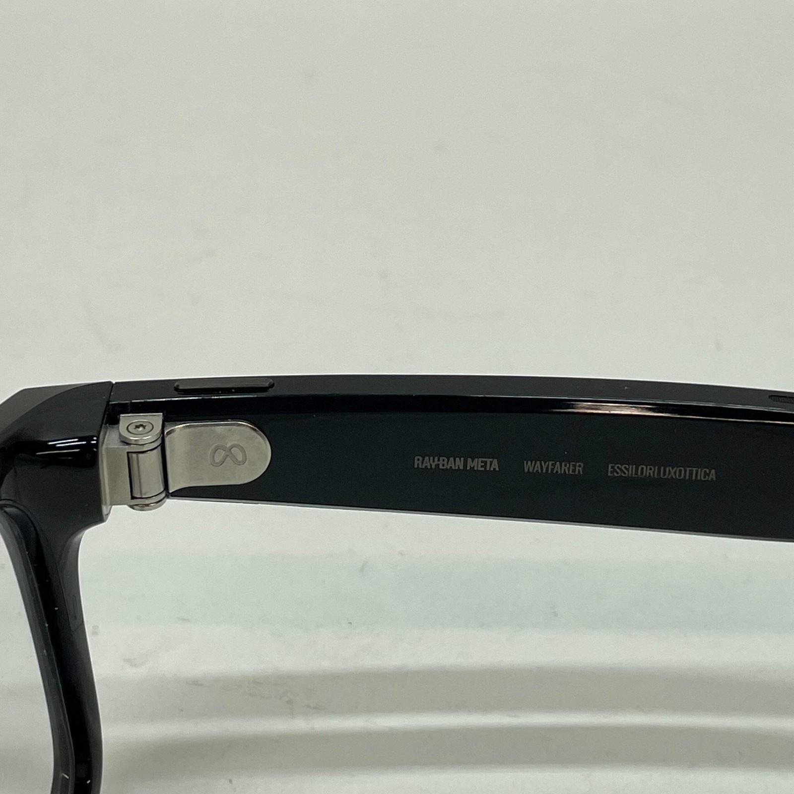 Ray-Ban Stories Wayfarer Shiny Black Standard 1AT2414A00 AI Smart Glasses