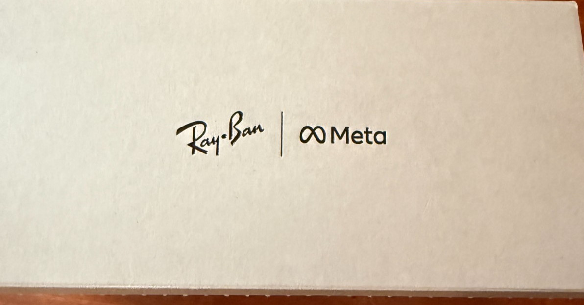 RAY-BAN META SKYLAR RW 4010 SMART GLASSES SHINY BLACK TRANSITIONS CERULEAN BLUE
