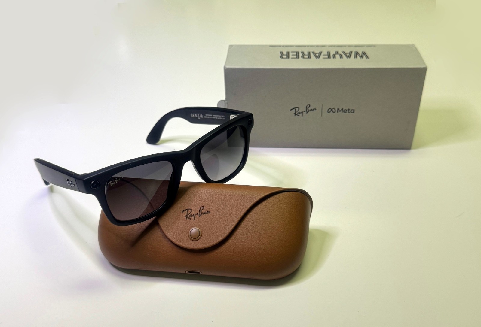RayBan Meta Wayfarer RW4008 Matte Black / Gradient Polarized Graphite – NIB