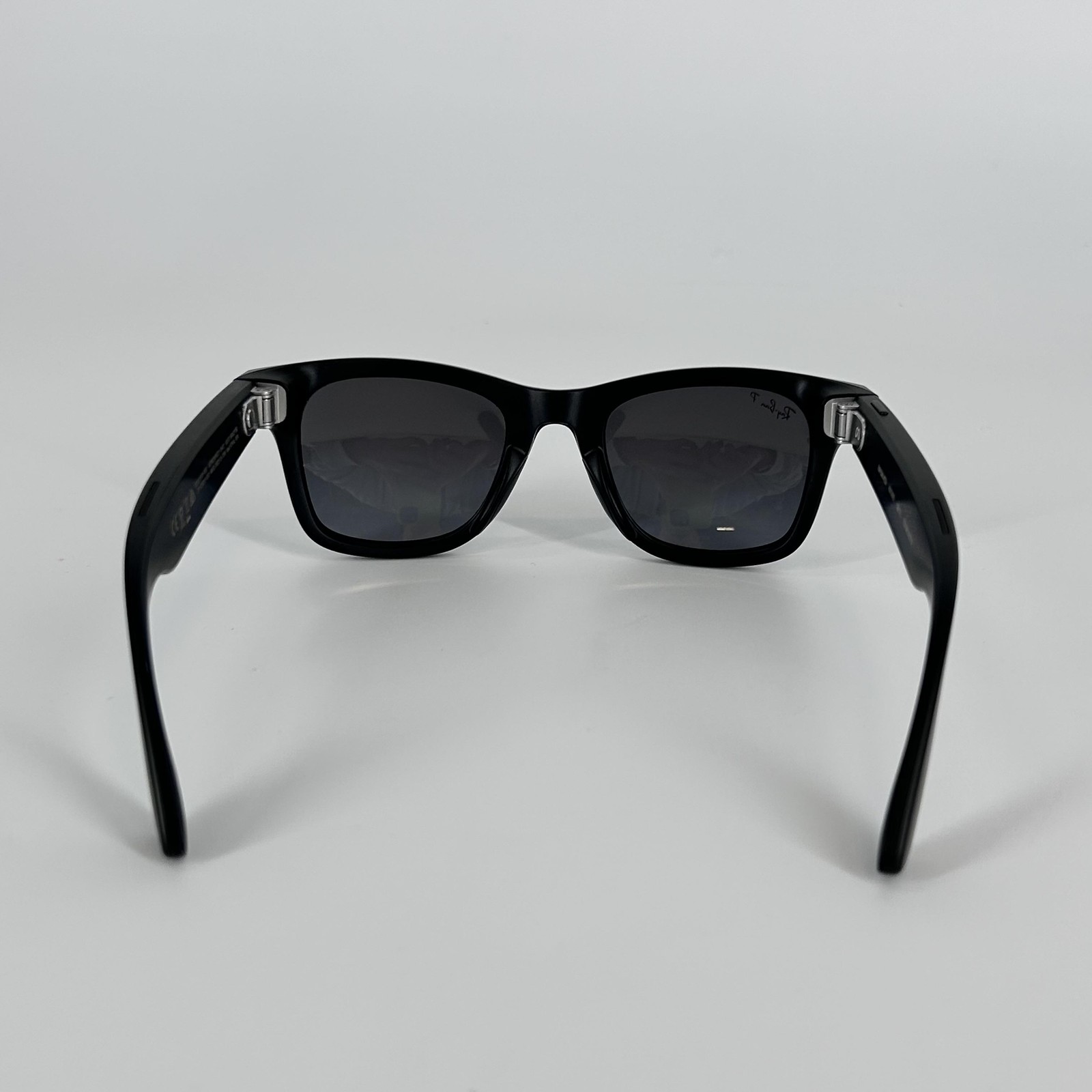 Ray-Ban Meta Wayfarer (Gen 2) Matte Black/Gradient Graphite Lens- Excellent