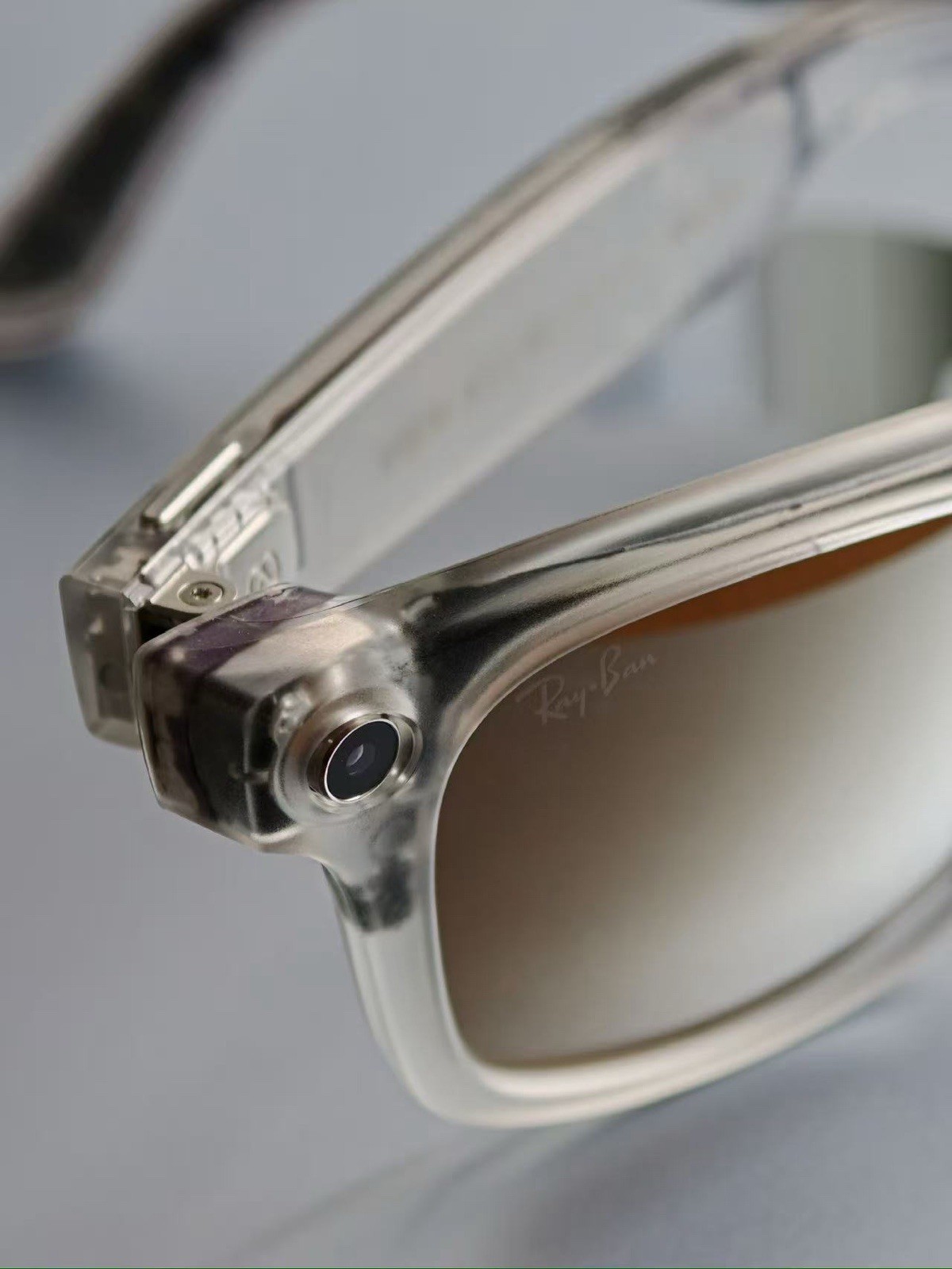 Limited Edition Ray-Ban Meta Wayfarer Gen 2 Matte Brown Gold Lenses