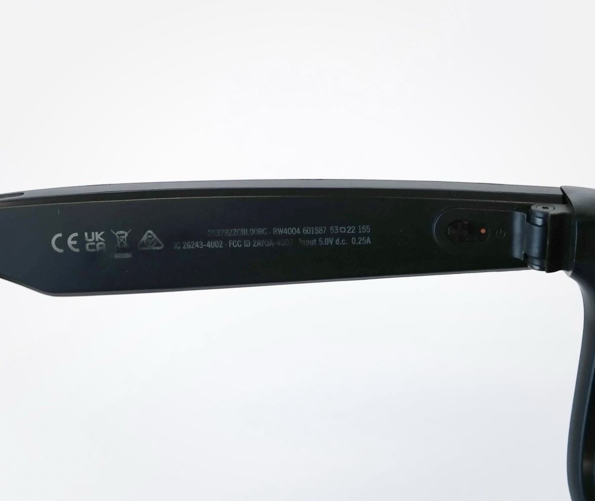 Ray-Ban Stories Wayfarer RW4004 Smart Glasses 53mm – Matte Black/Grey With Case