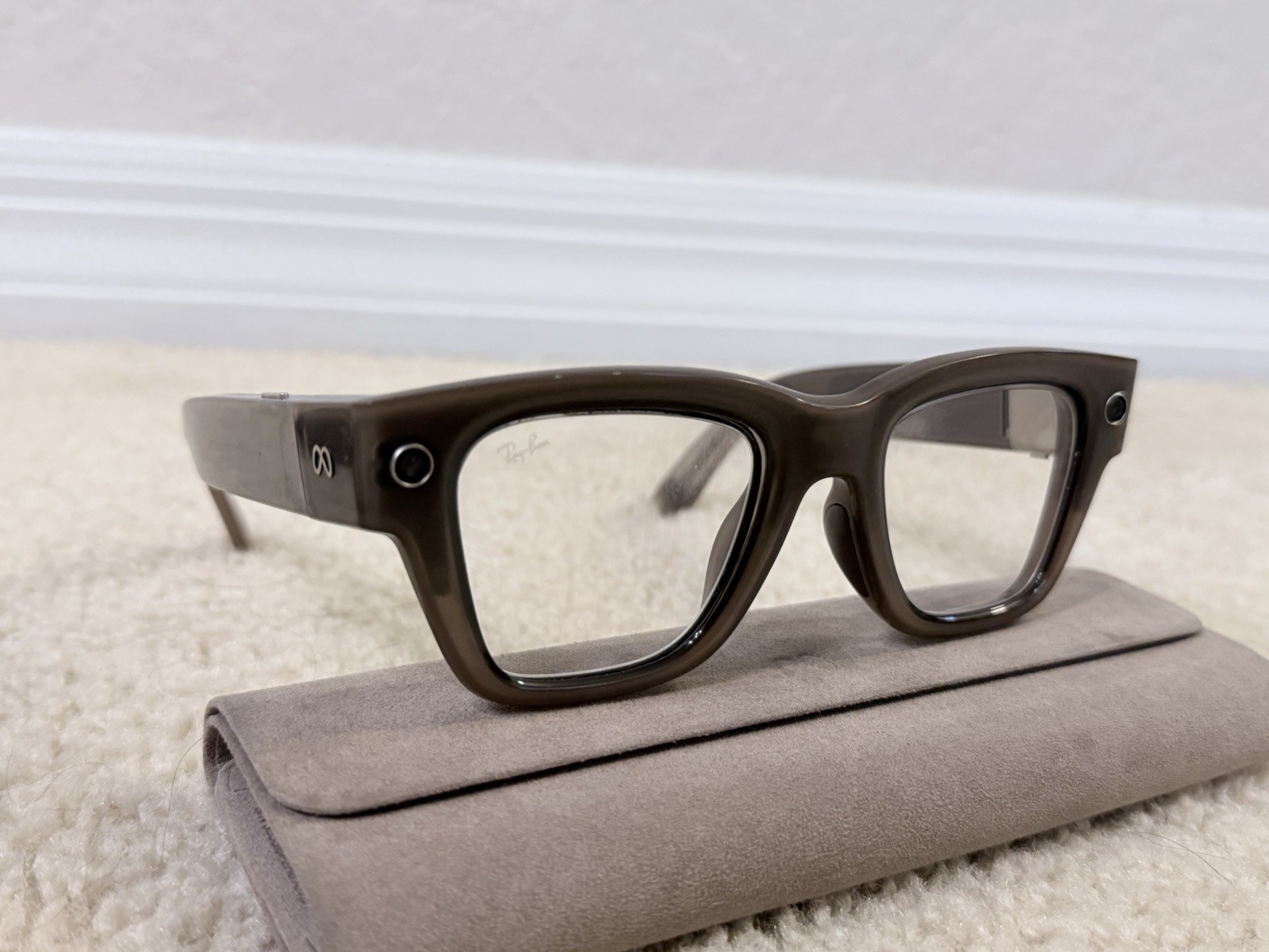 Meta Ray-Ban Display AI Glasses Sand/Clear to Grey Transition/Standard [Size:2]