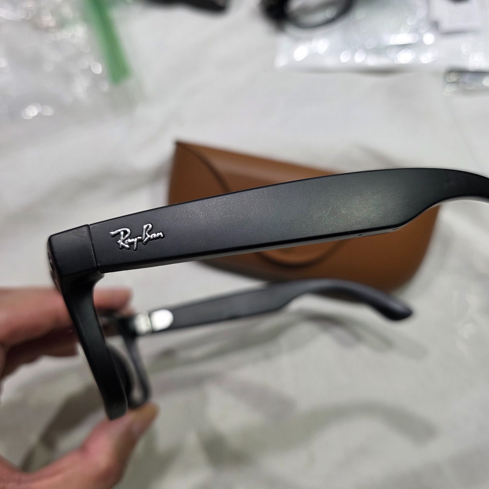 Ray-Ban Meta Wayfarer Smart Sunglasses – Matte Black/Transitions – RW4006 – REG