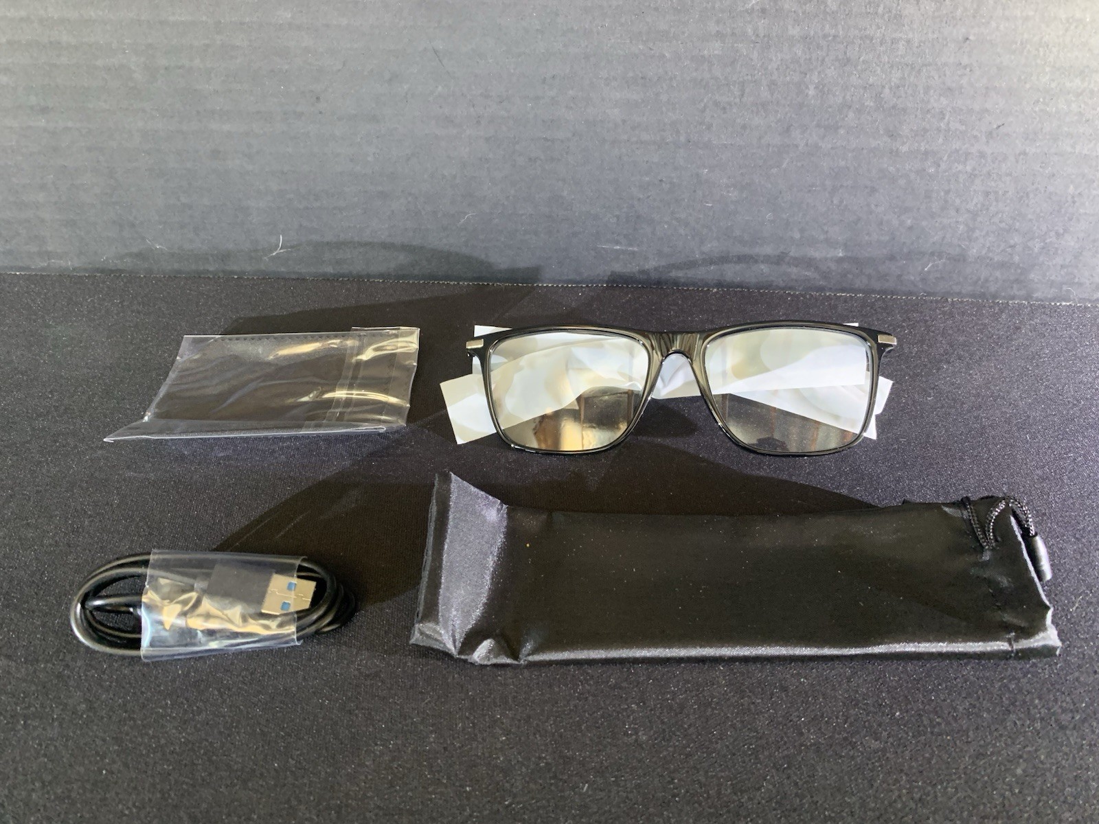 Giinova AI Translation Smart Glasses 140 Languages Color Change Lens Clear