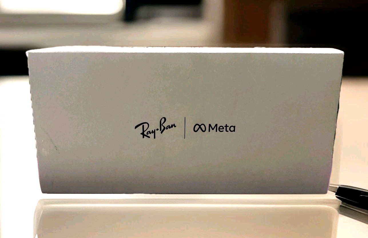 Meta Ray-Ban | Meta (Gen 2) Skyler – Matte Blk/Shiny/G15 Grn Lense -NEW- Sz:52