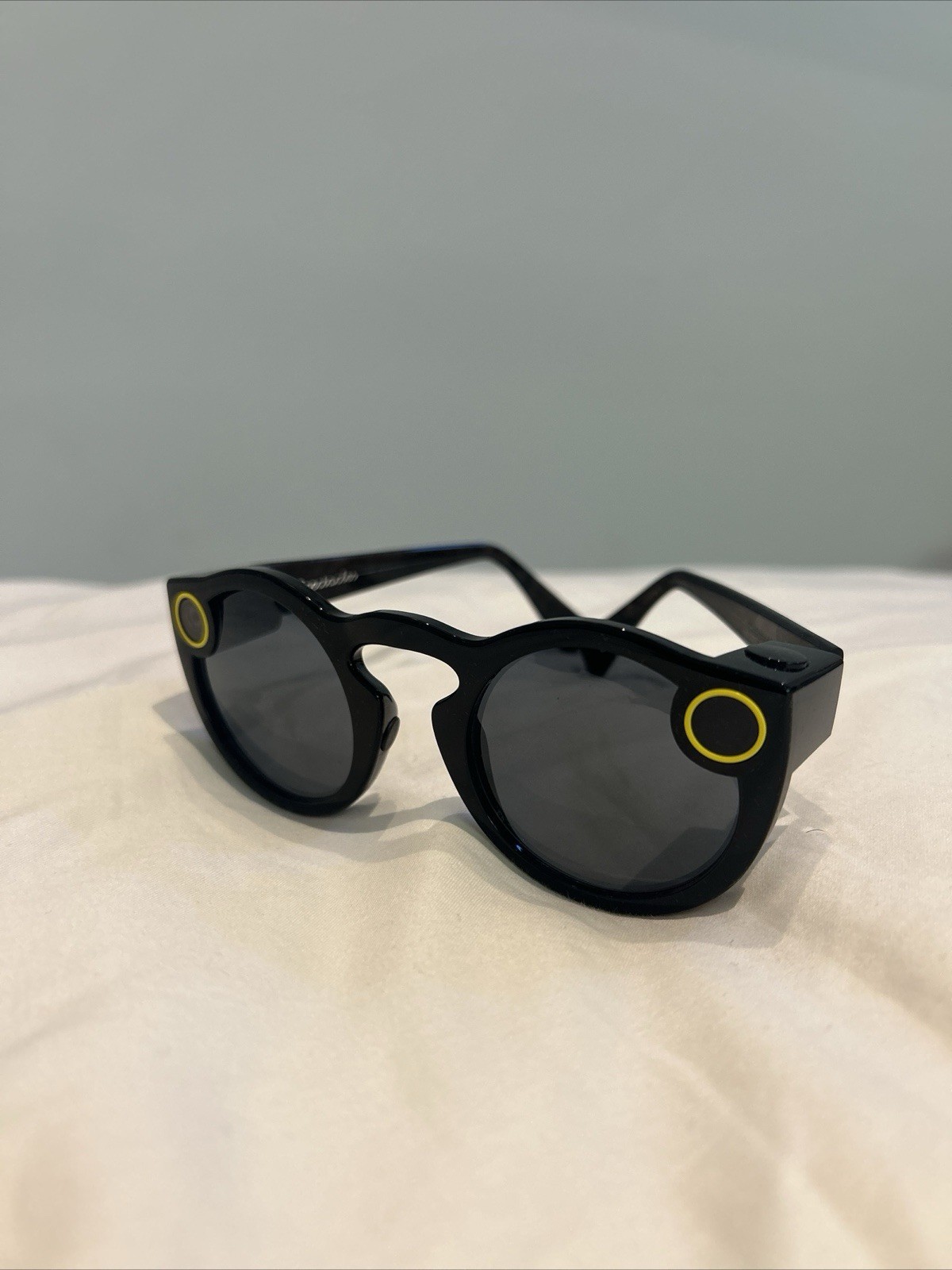 Snapchat 1st Gen Spectacles W/case ( NO CHARGER)