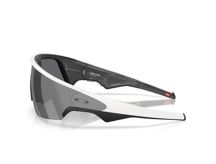 OAKLEY META VANGUARD with Meta AI,Audio,Photo, Video.White Frame Pr.Black Lenses