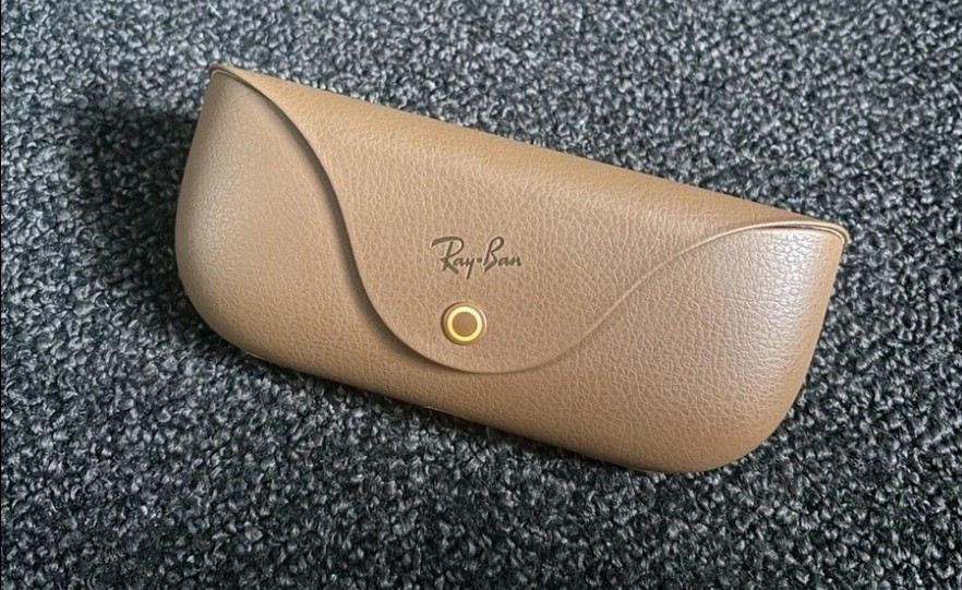 RayBan Meta Wayfarer Charging Case Brown 1AT2414A00 Smart Glasses Accessory good