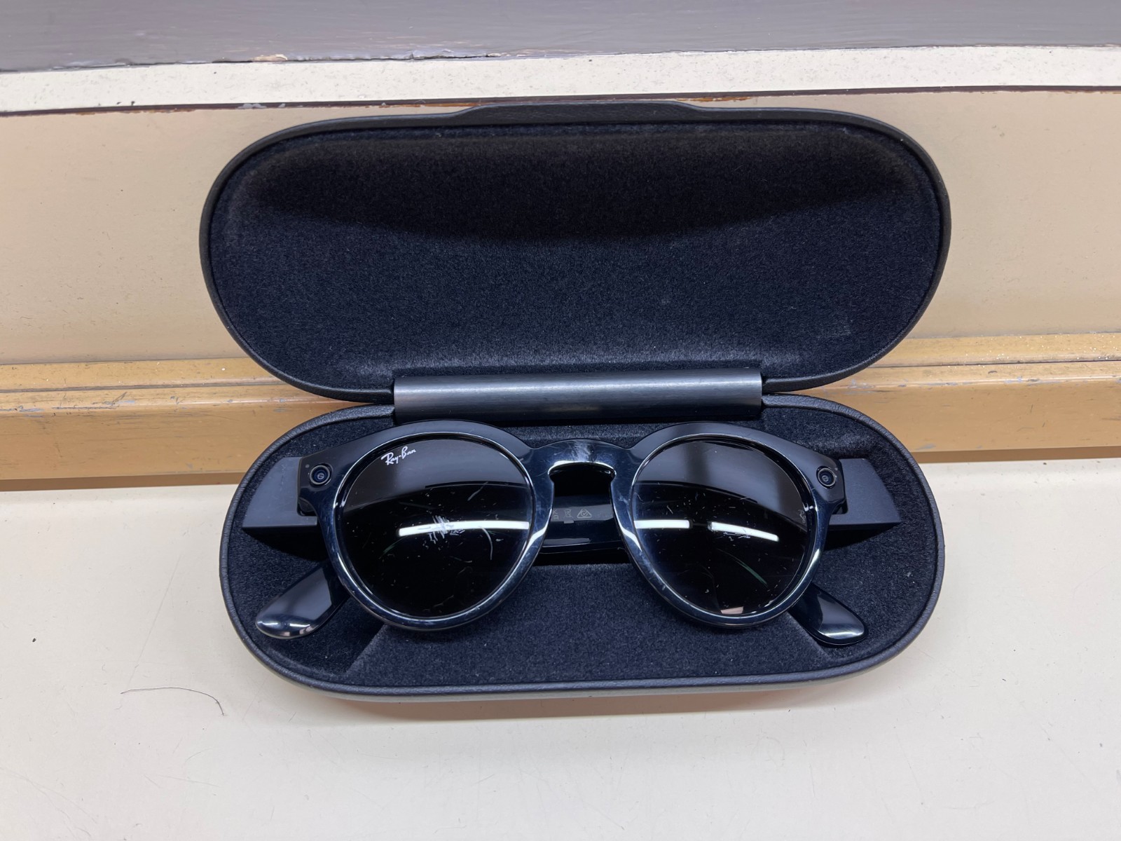 Ray-Ban Stories Round RW4003 601/71 Smart Glasses Black Frames Used