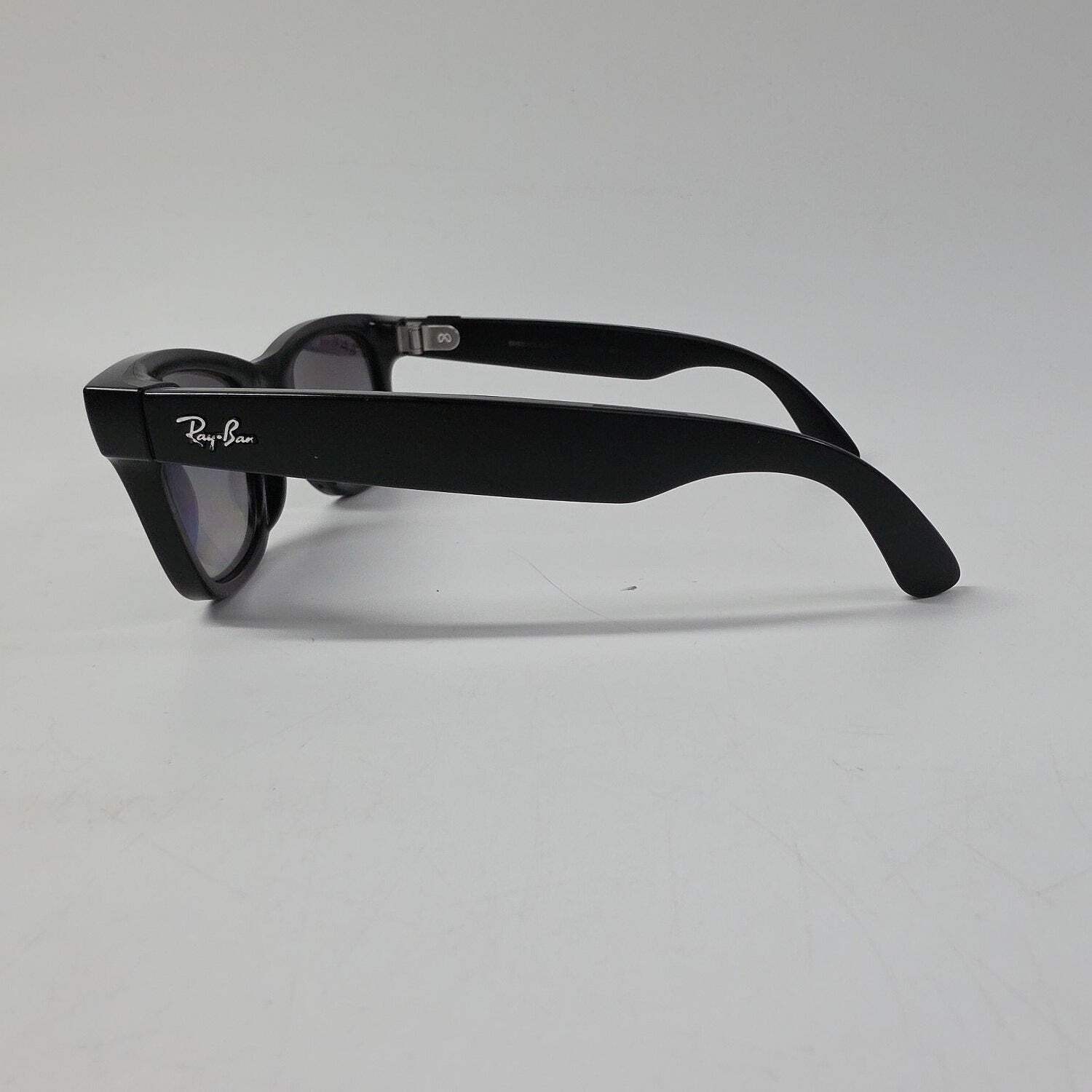 Ray-Ban Meta Wayfarer Gen 1 Matte Black Polarized AI Smart Glasses READ
