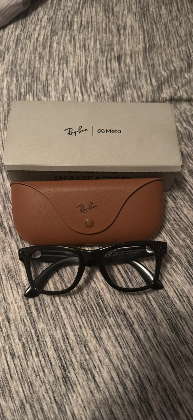 Ray-Ban Meta Wayfarer (Gen 1) Transitions Lens – Used, Good Condition+Case+Box