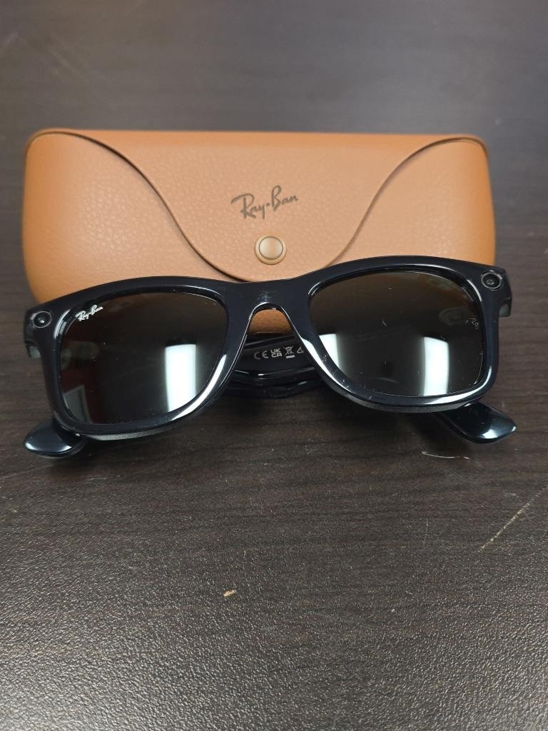 Ray-Ban Meta Wayfarer (Gen 1), Matte Black / Gradient Graphite w/ Brown Case
