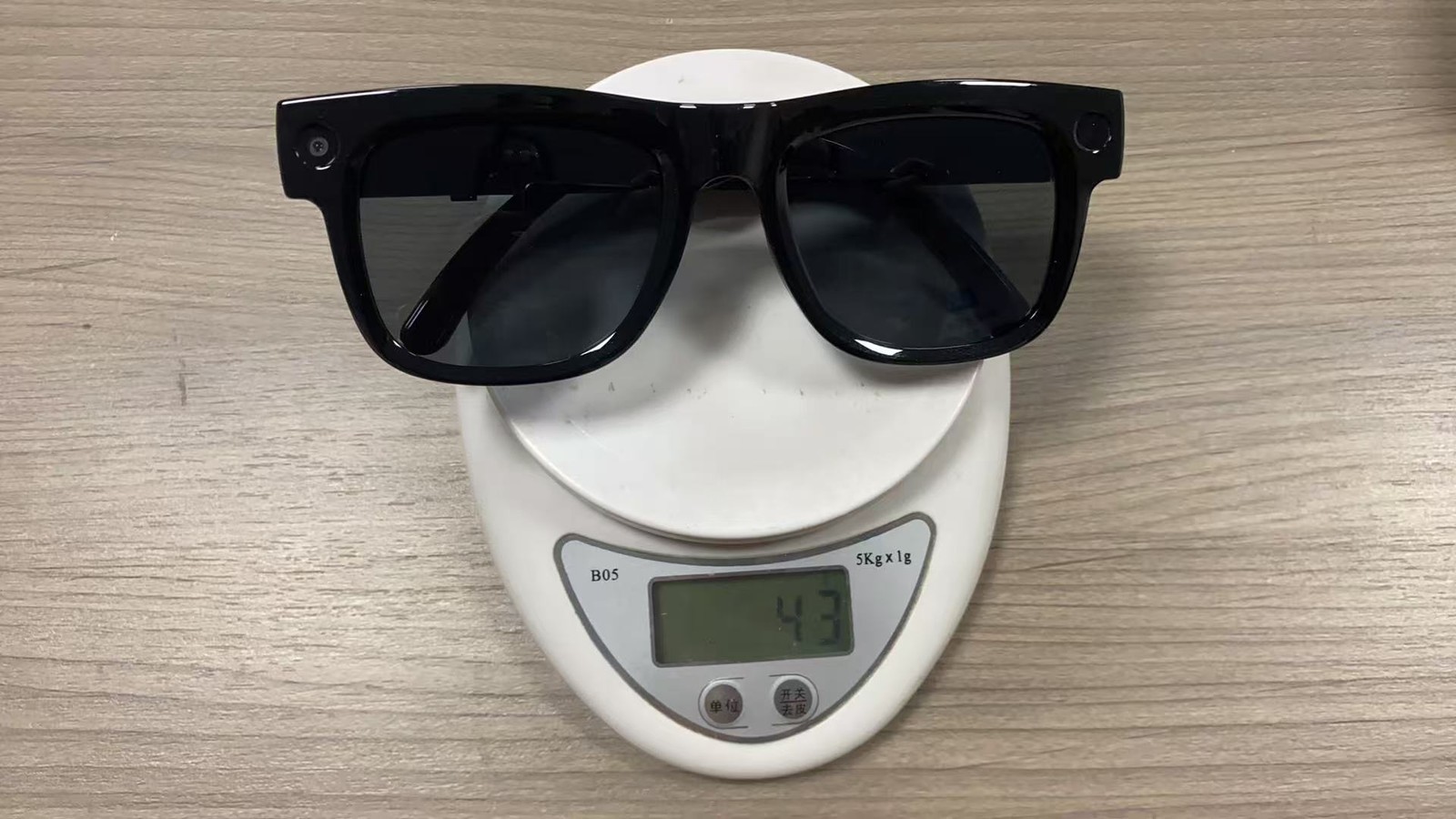 AI Smart Glasses w/ 8MP Camera Photo Tutorials Translation Wi-Fi Video Recording