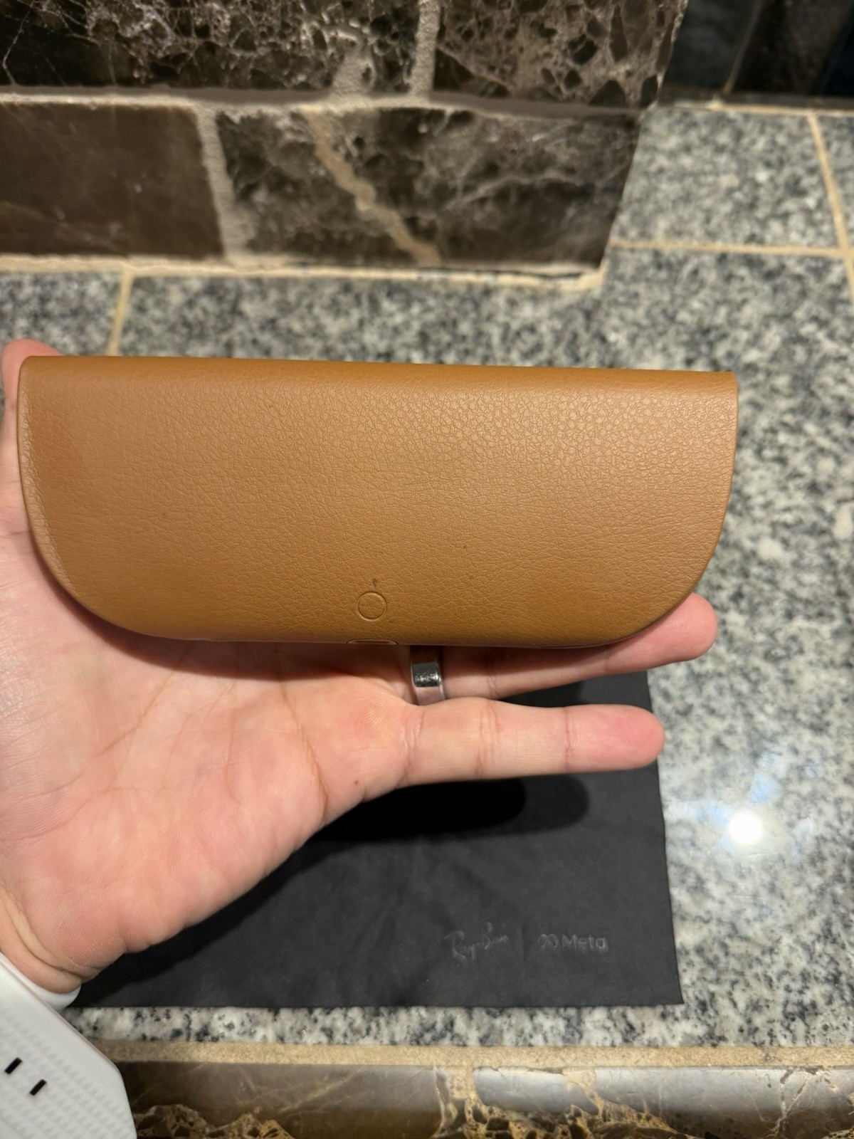 Authentic Meta Ray Ban Wayfarer Gen1 Charging case and cleaning cloth