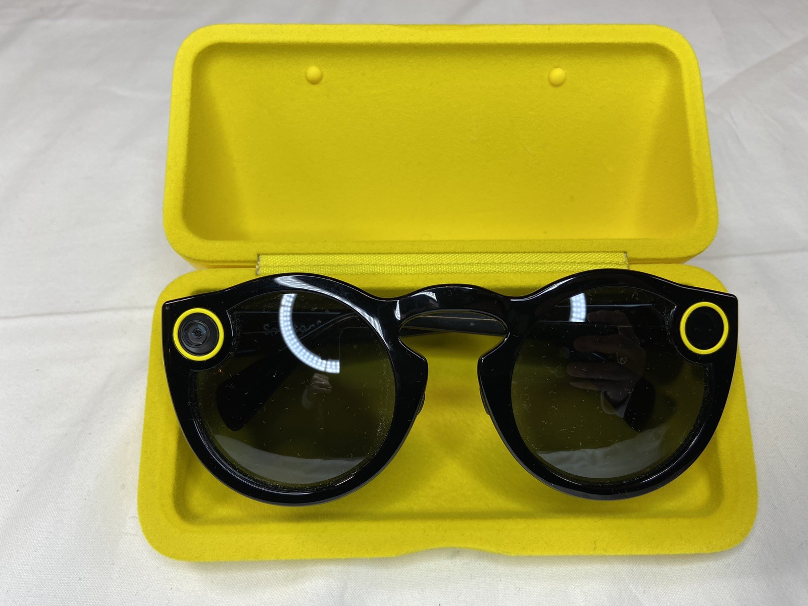 Snapchat Spectacles 1st Gen 2016 Charger Cord & Case Included