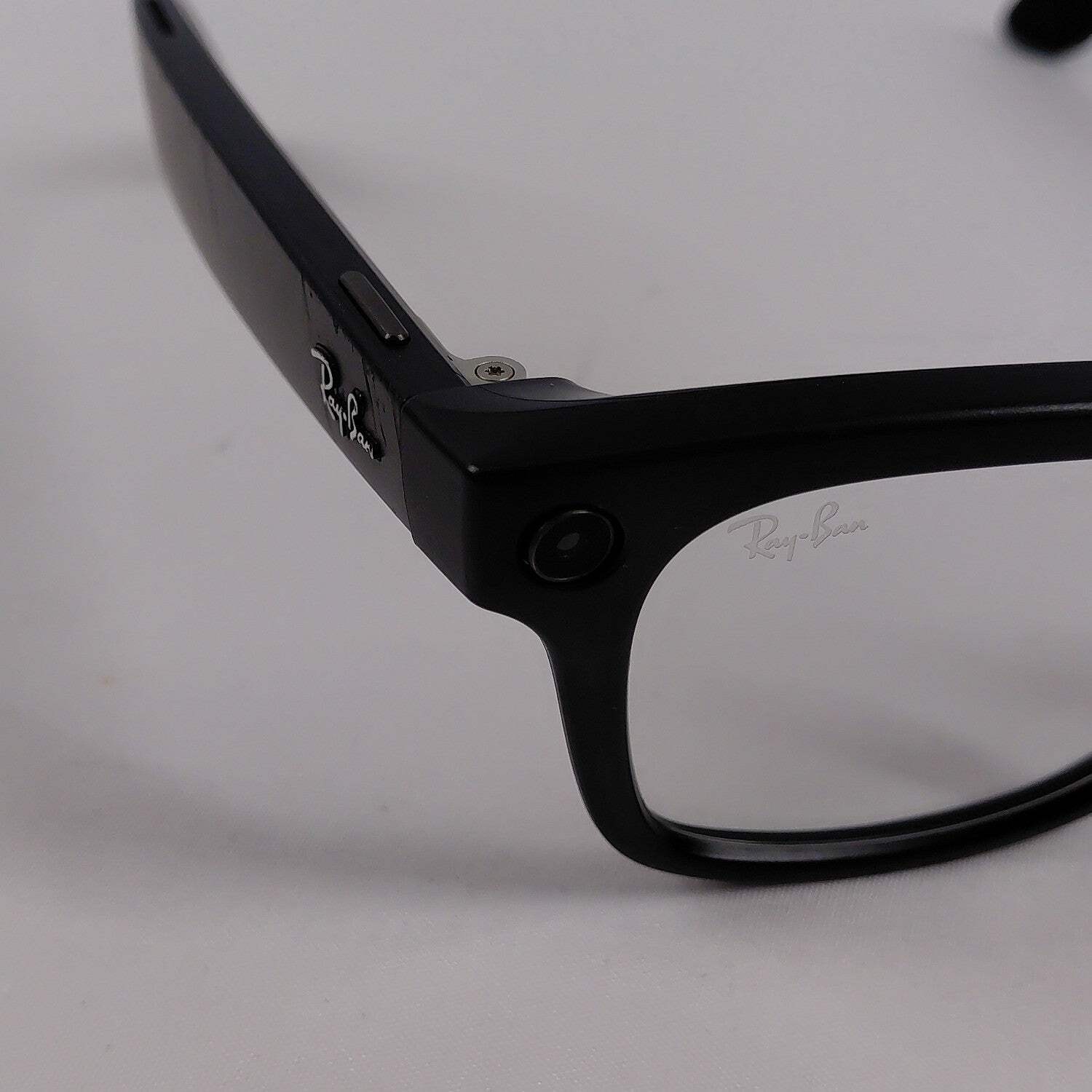 Ray-Ban Meta Wayfarer Gen 2 Matte Black Transitions AI Smart Glasses