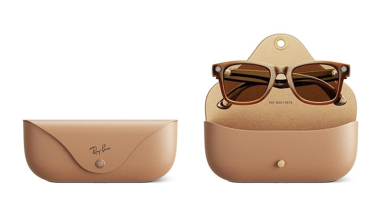 RayBan Meta Wayfarer Charging Case Brown 1AT2414A00 Smart Glasses Accessory good