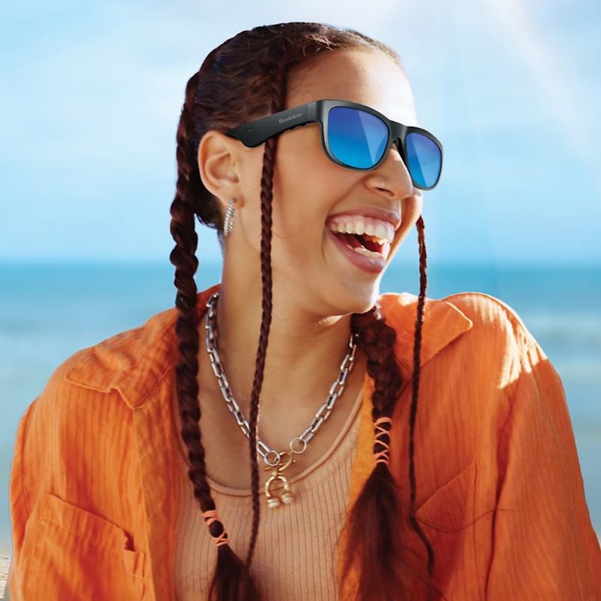 Brookstone Wireless Audio Sunglasses with Built in Speakers BSADSHD255