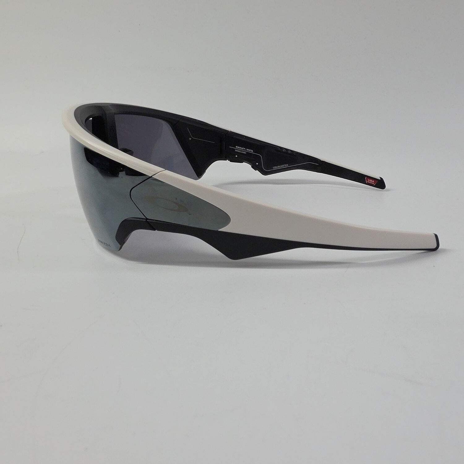 Oakley Meta Vanguard White Prizm OW900105 AI Smart Glasses READ